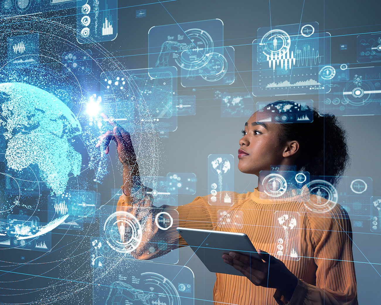 Professional werkt met digitale wereldkaart