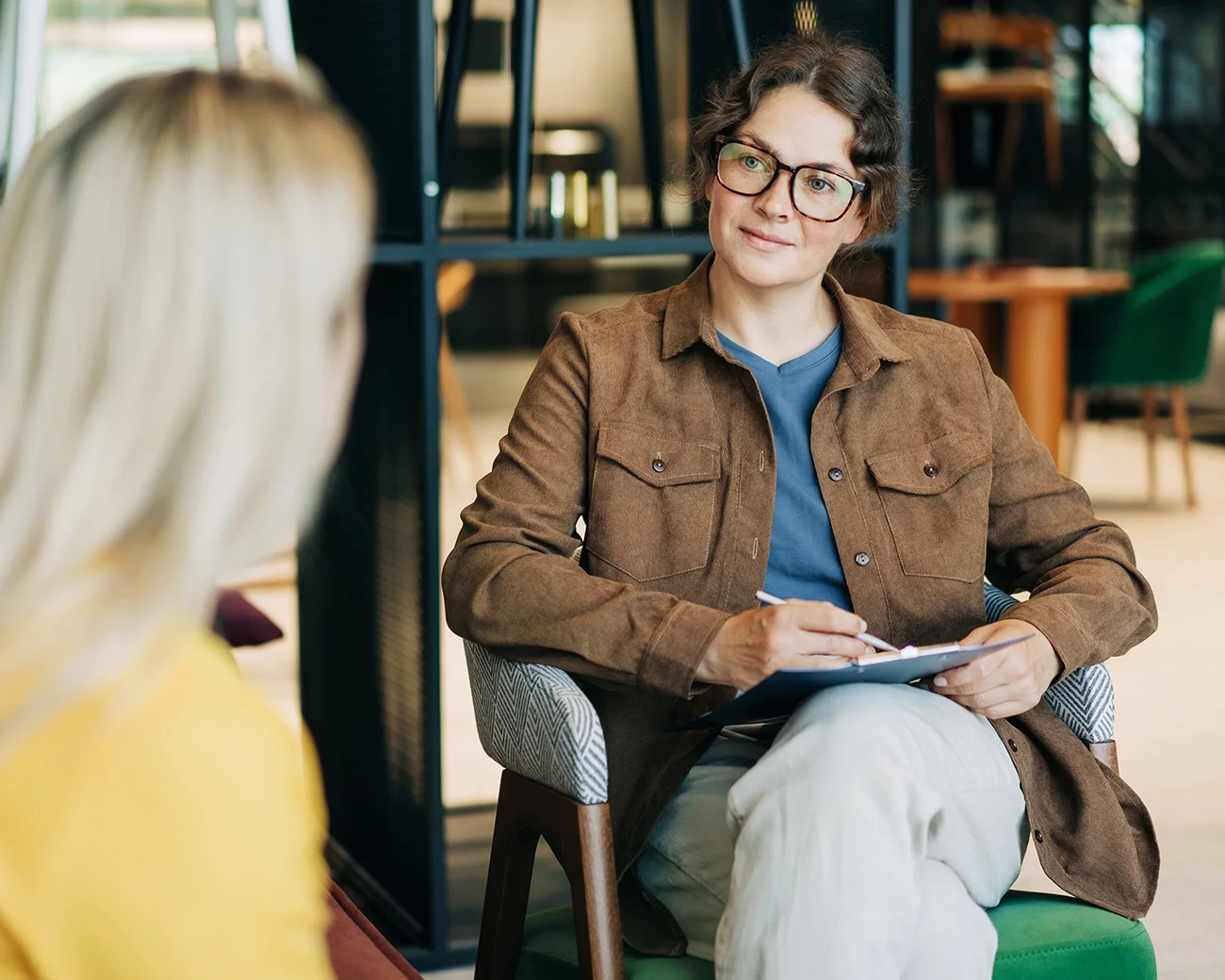 2 collega's in gesprek