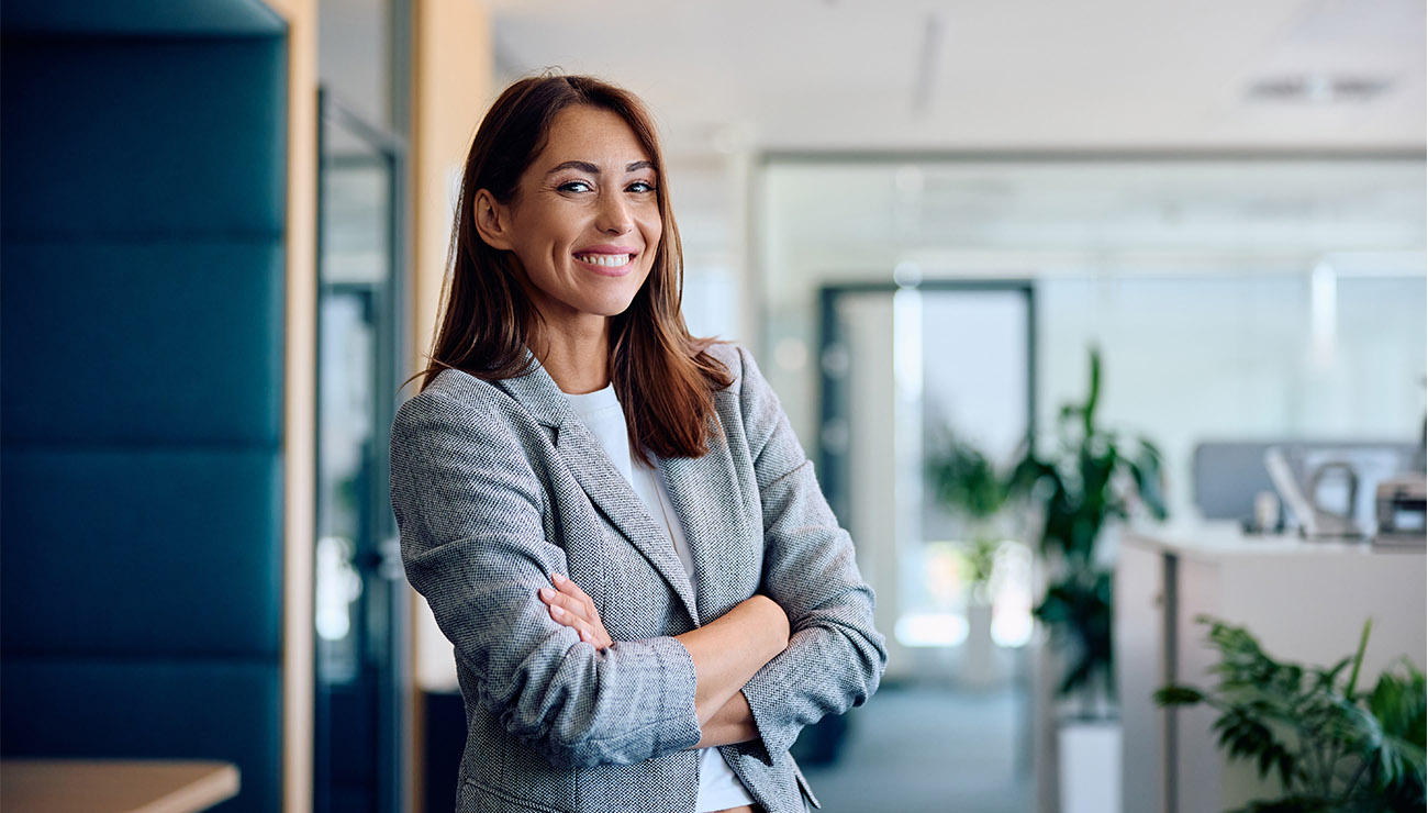 Een vrolijke management assistent