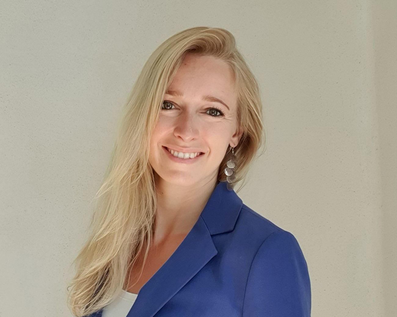 Portretfoto Iris Schoenmakers CEO Change Minded Management & Consultancy