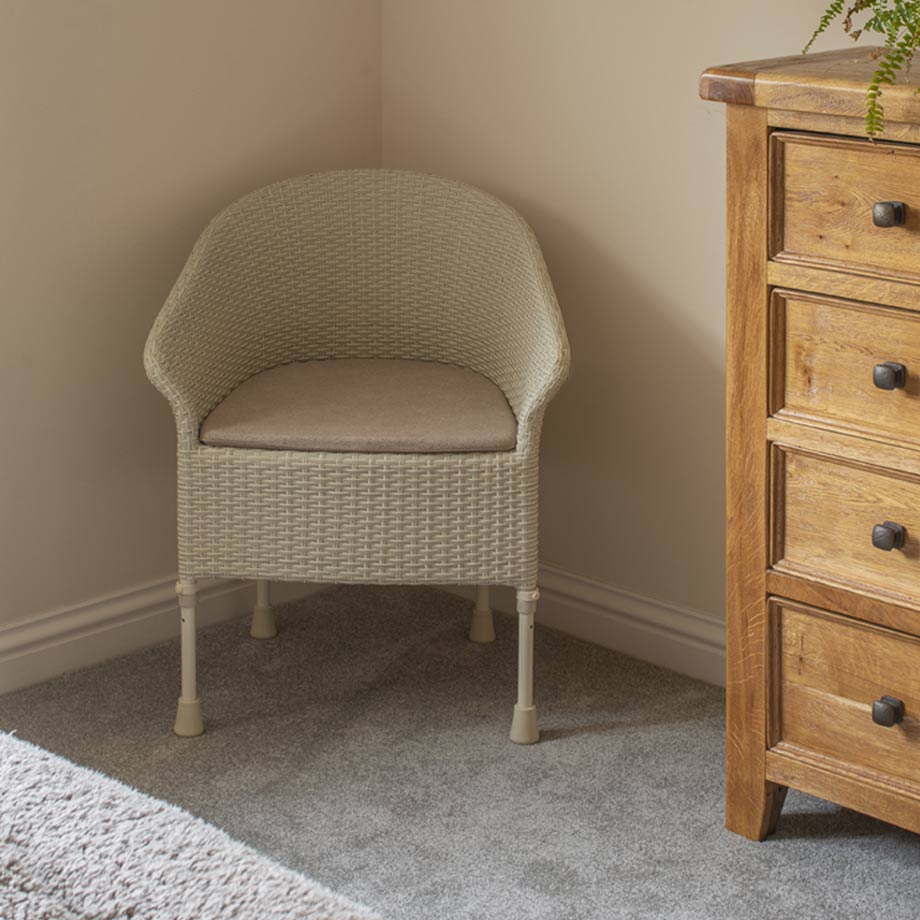 Bedroom commode chairs