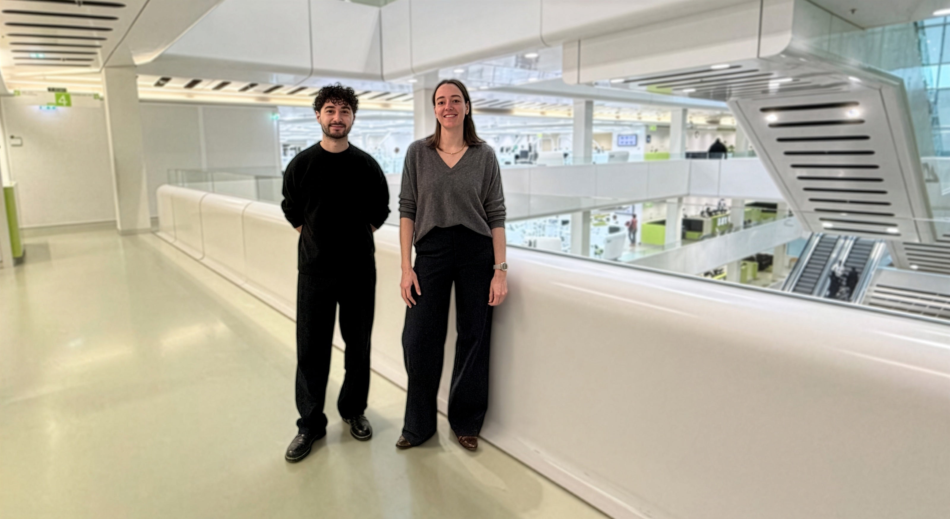 Links op de foto Burak Ünal en rechts Nicoline van der Kaaij. 