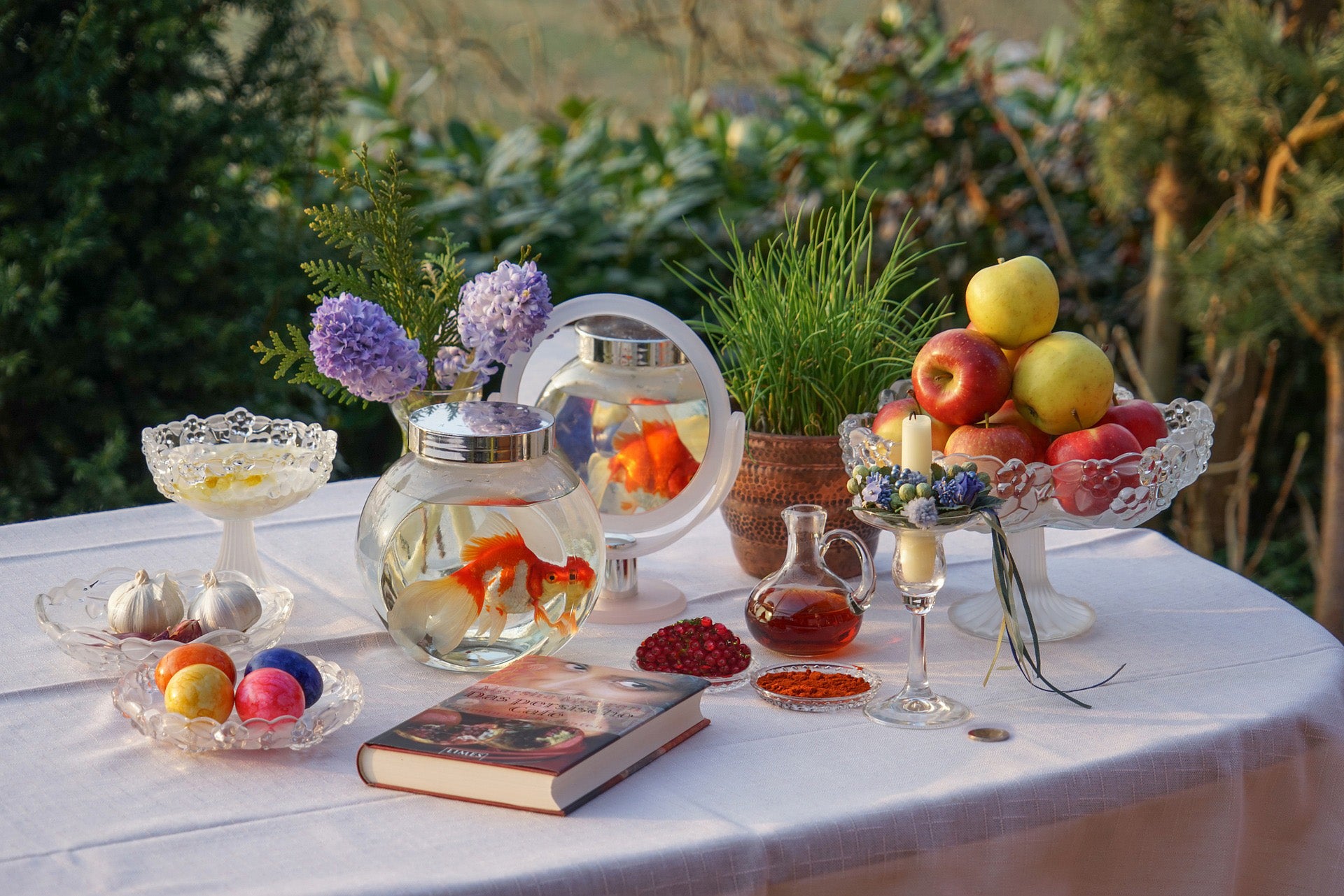 7 items op een tafel vanwege het Perzische Nieuwjaar: noroez