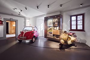 In der Dauerausstellung im Touriseum können Sie sehen:
So sind die Menschen vor vielen Jahren in den Urlaub gefahren.