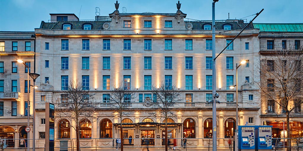 Riu Plaza The Gresham slide 1