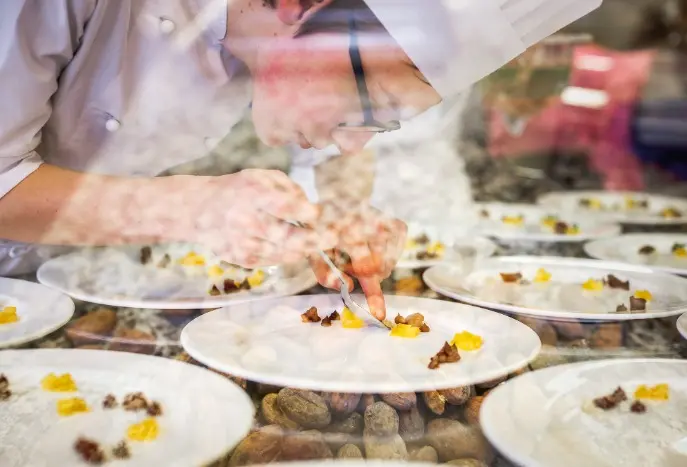 Im praktischen Unterricht trainieren Schüler wichtige Kompetenzen. Im praktischen Unterricht trainieren Schüler wichtige Kompetenzen.