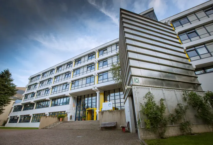 Schulgebäude LBS Emma Hellenstainer Schulgebäude LBS Emma Hellenstainer