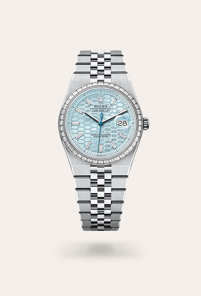 Rolex Land-Dweller 36 in Oyster, 36 mm, platina en diamanten with a IJsblauw, honingraatmotief bezet met diamanten dial, Bezet met diamanten bezel, and Flat Jubilee, vijfdelige massieve schakels bracelet