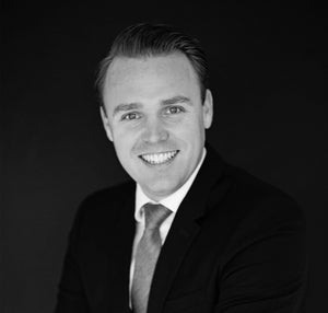Drs. Robert Kat MSRE MRICS RM RT | PropertyTraders.com| Springrealestate.com 