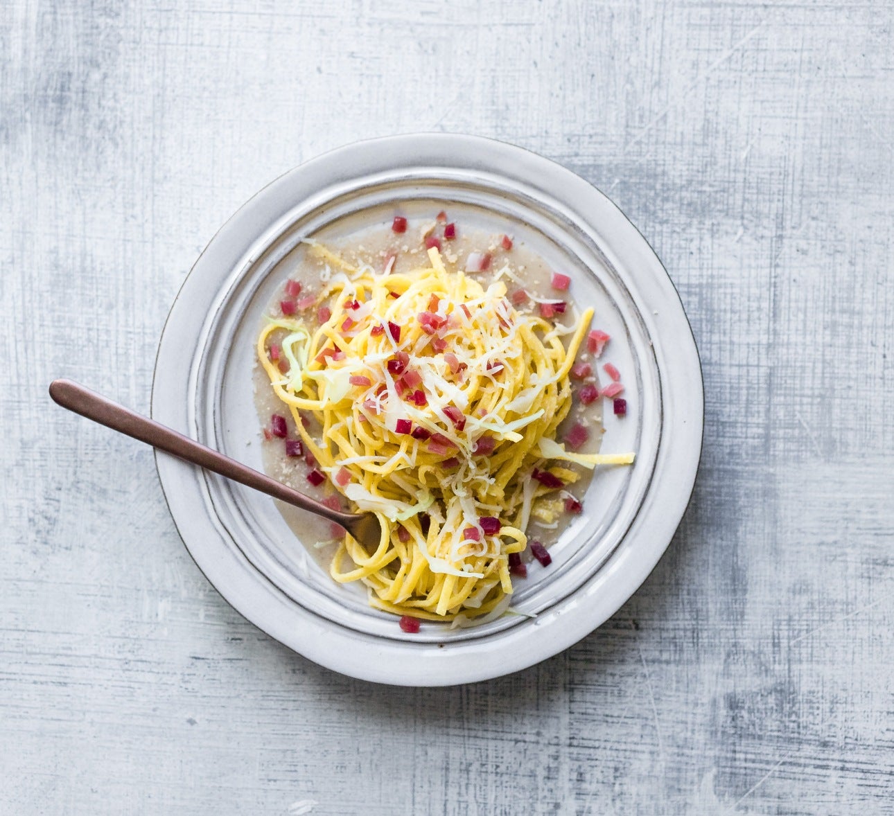 Spaghetti mit Südtiroler Speck g.g.A. und Schüttelbrot
