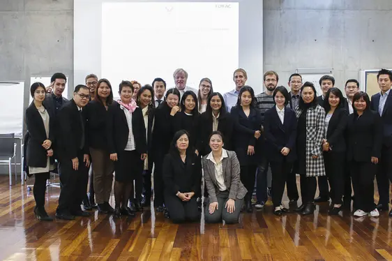 Delegazione del Thai National Broadcasting presso l’EURAC, 2014./ Foto: Eurac Research