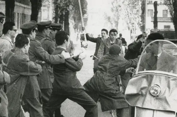 Manifestaziun südtiroleja a Ciastel Sigmundskron