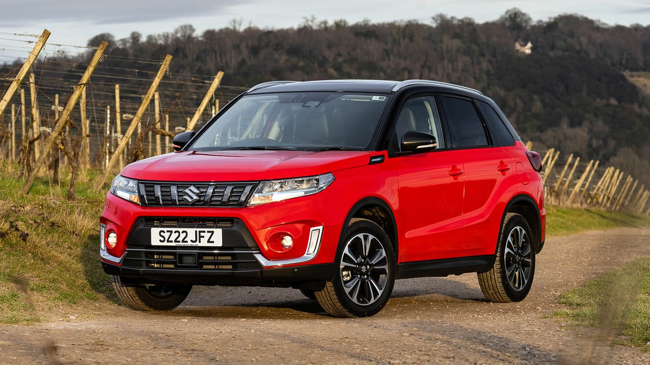 Suzuki Vitara in red