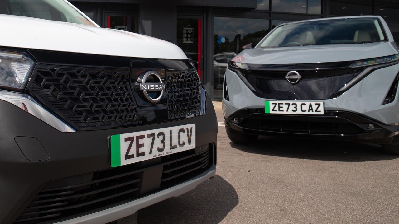 Nissan Townstar and Ariya EVs with green 73 number plates