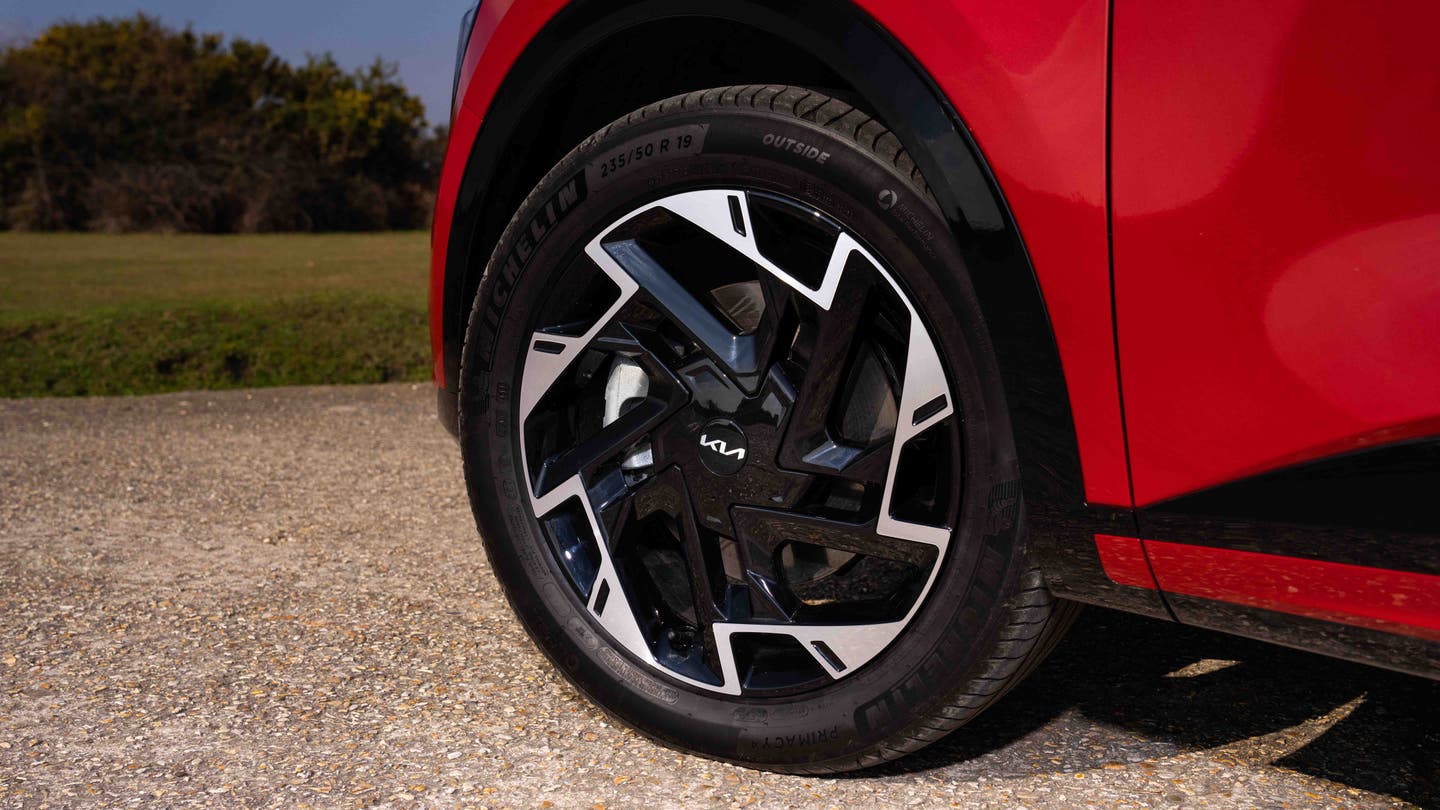 Kia Sportage alloy wheel