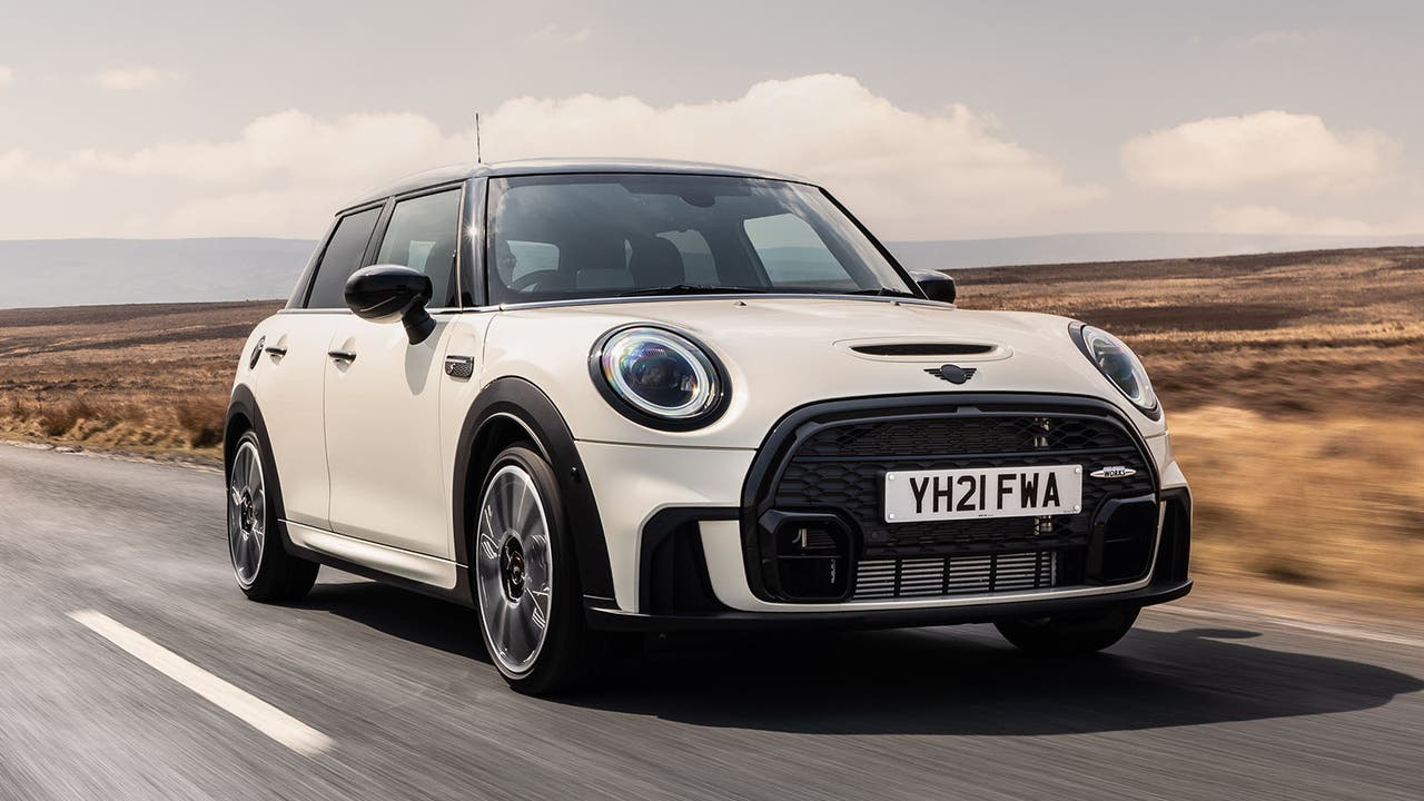 Mini Hatchback (5dr) in white