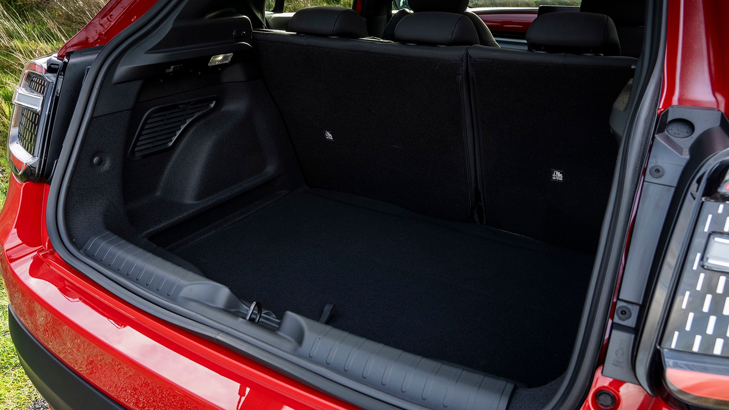 Fiat 600e boot space