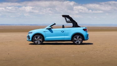 Volkswagen T-Roc Cabriolet review roof opening