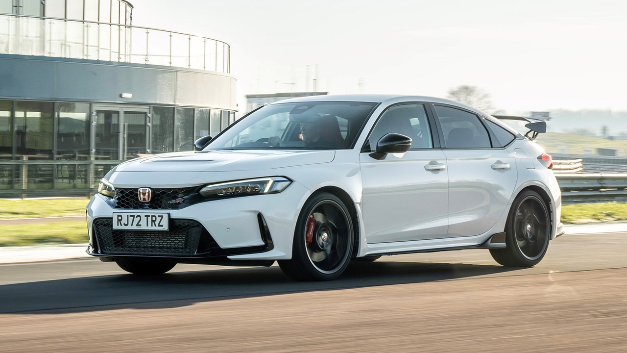 Honda Civic Type R in white