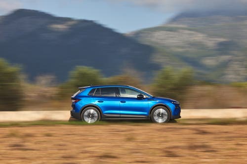 skoda elroq side driving