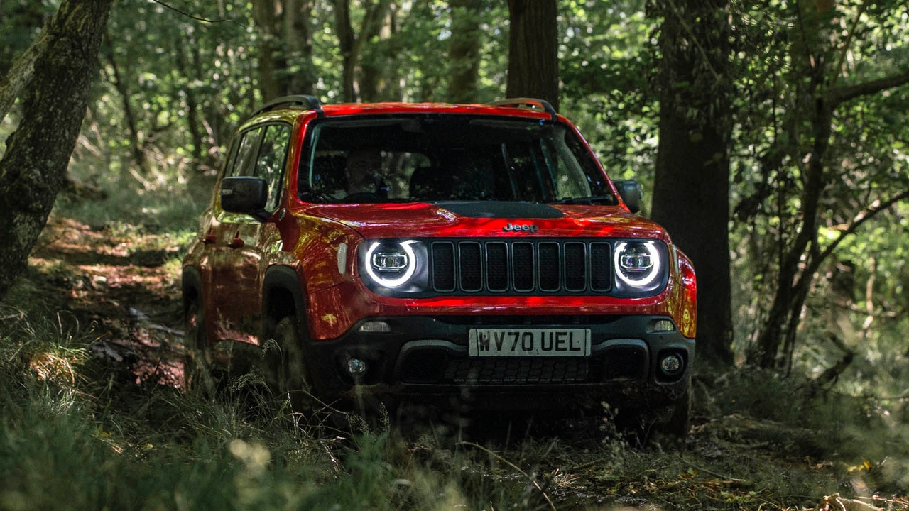 Jeep Renegade Trailhawk in red