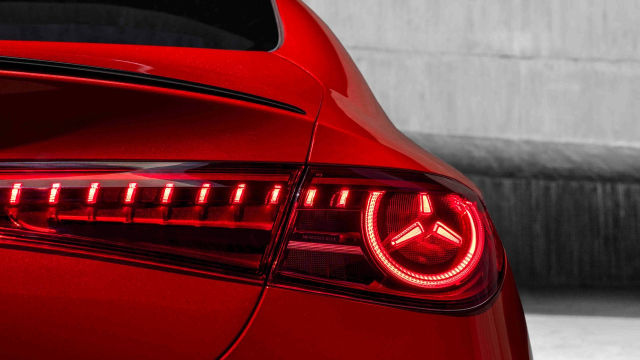 2025 Mercedes CLA brake light