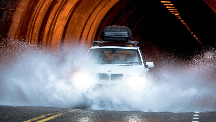 What is aquaplaning? How do I avoid it?