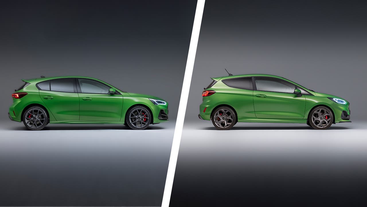 Ford Focus (left) vs Ford Fiesta (right) side on shot