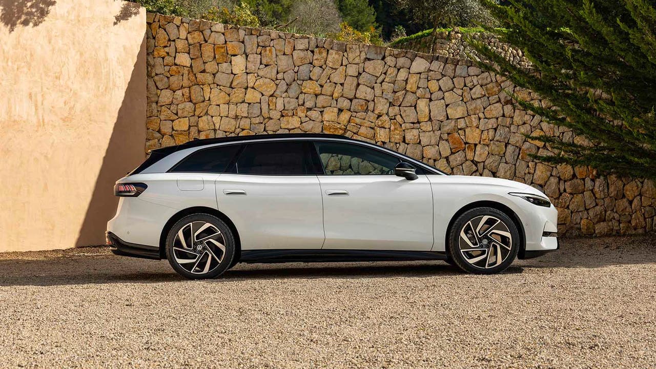 Volkswagen ID.7 Tourer price specs release date – side