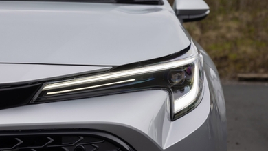 Toyota Corolla Touring Sports headlight