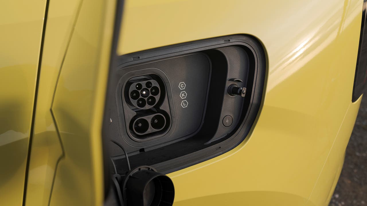 Volvo EX30 review charging port