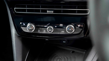 Vauxhall Mokka climate controls