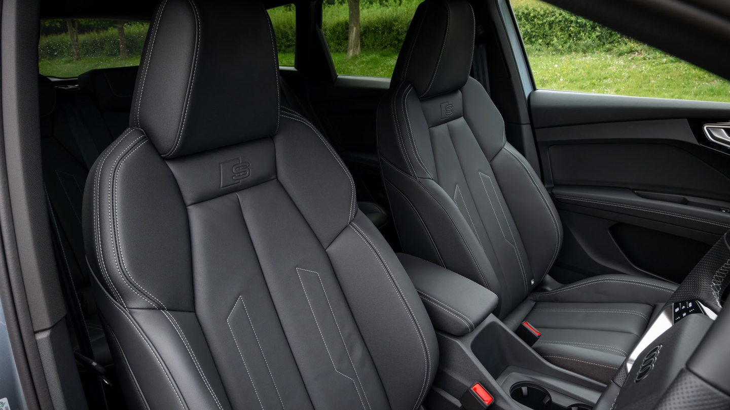Audi Q4 front seats