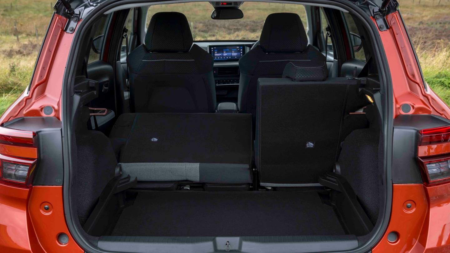 Vauxhall Frontera boot