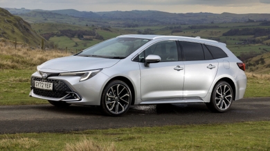 Toyota Corolla Touring Sports front/side view