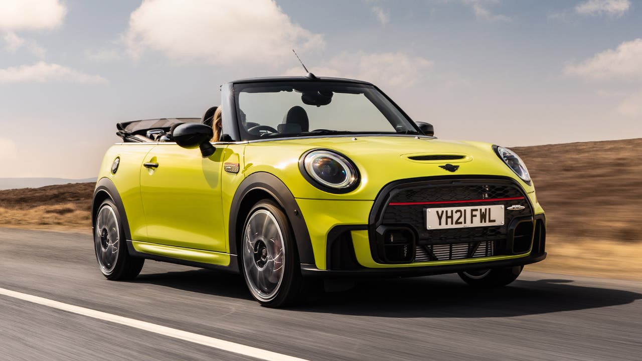 Mini Convertible in yellow