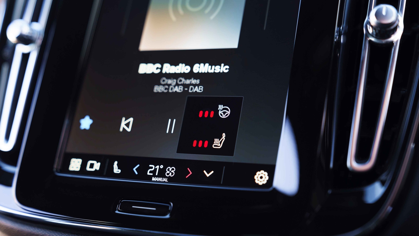 Volvo XC40 heating controls on screen