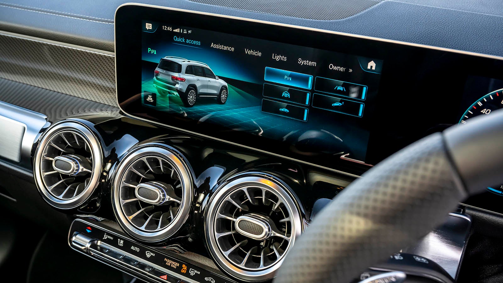 Mercedes GLB review (GLB 35 AMG) infotainment system