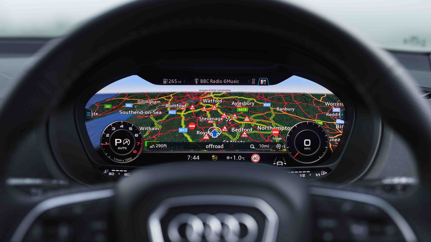 Audi Q2 Virtual Cockpit with full-width sat nav display