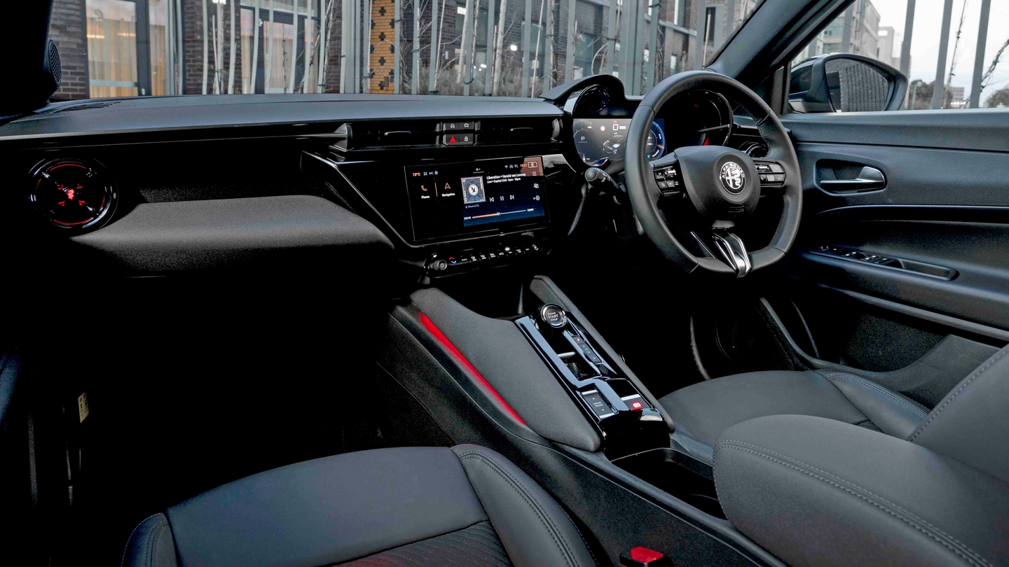 Alfa Romeo Junior interior
