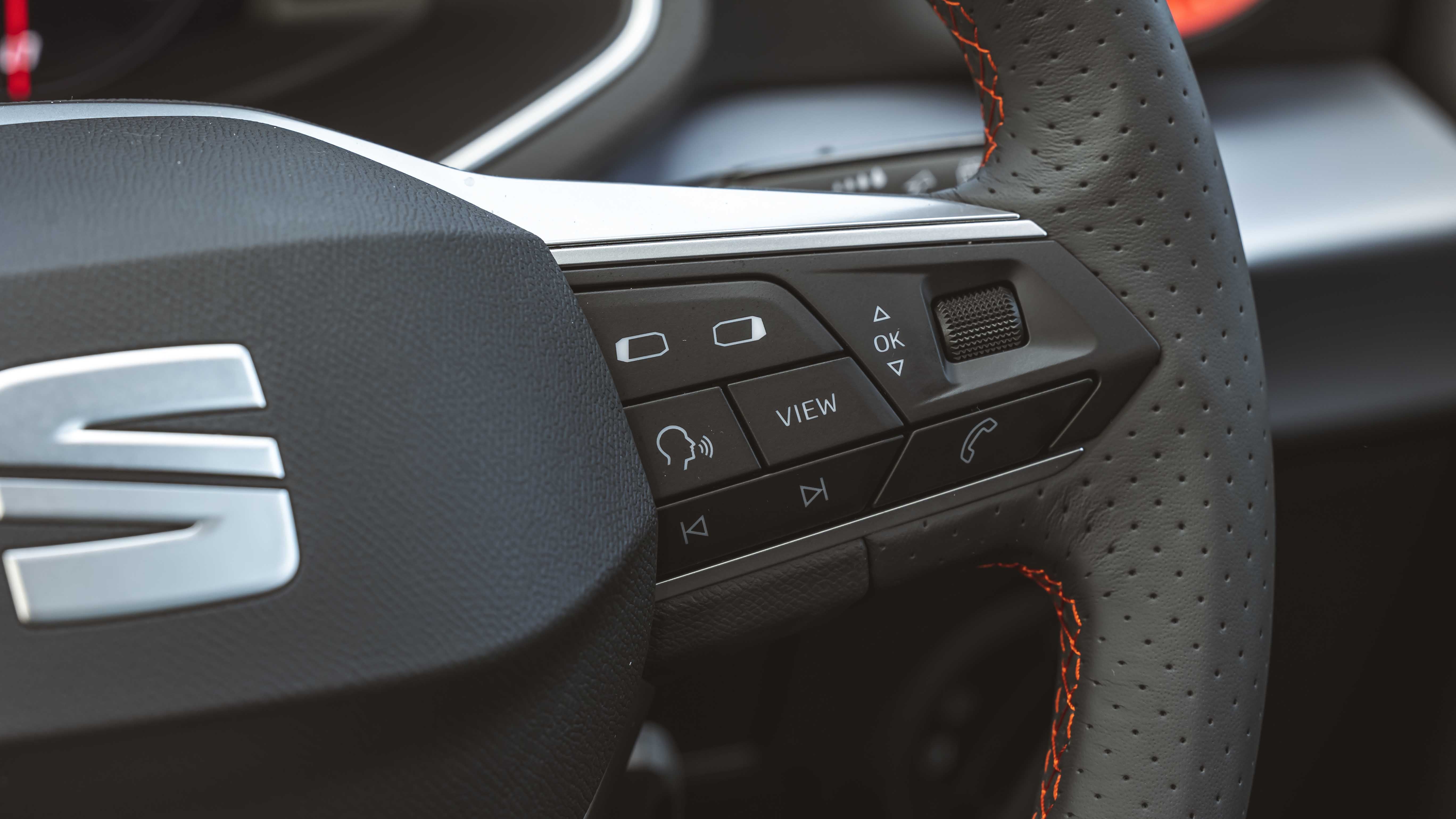 SEAT Ibiza steering wheel controls