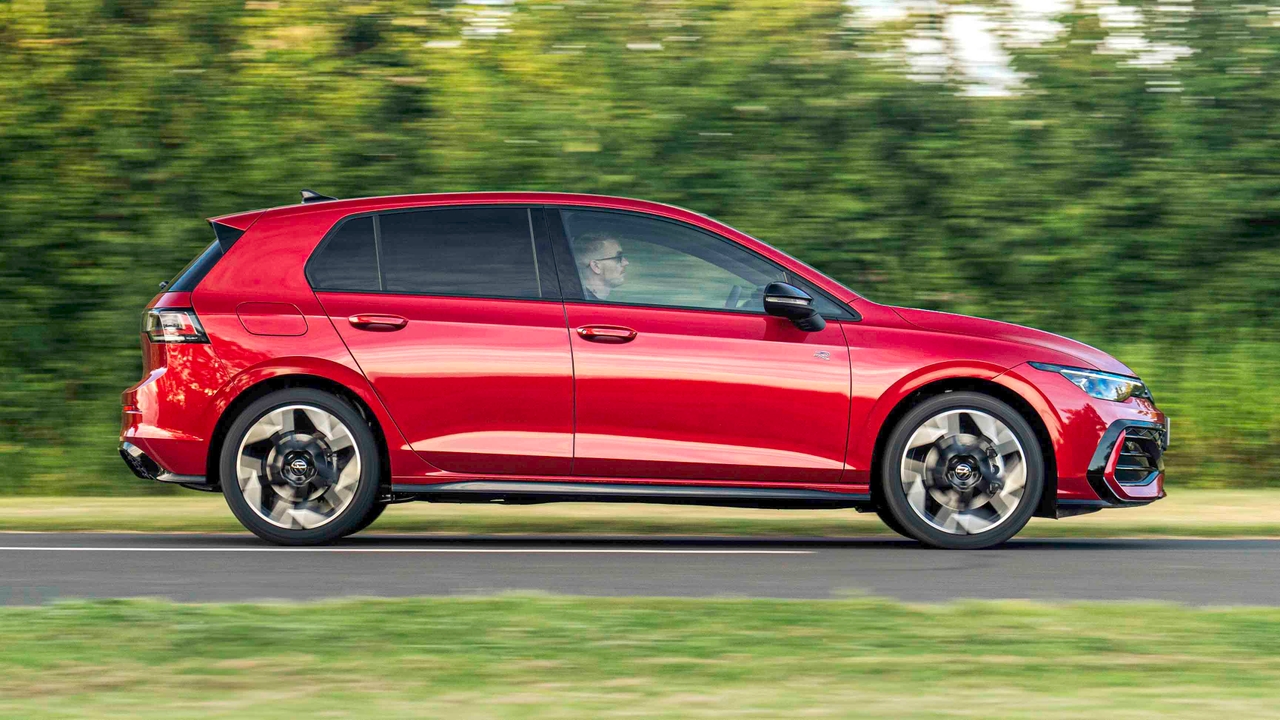 VW Golf facelift driving side view