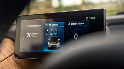 BMW i3 review infotainment system