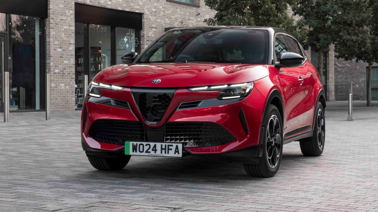 Alfa Romeo Junior front view