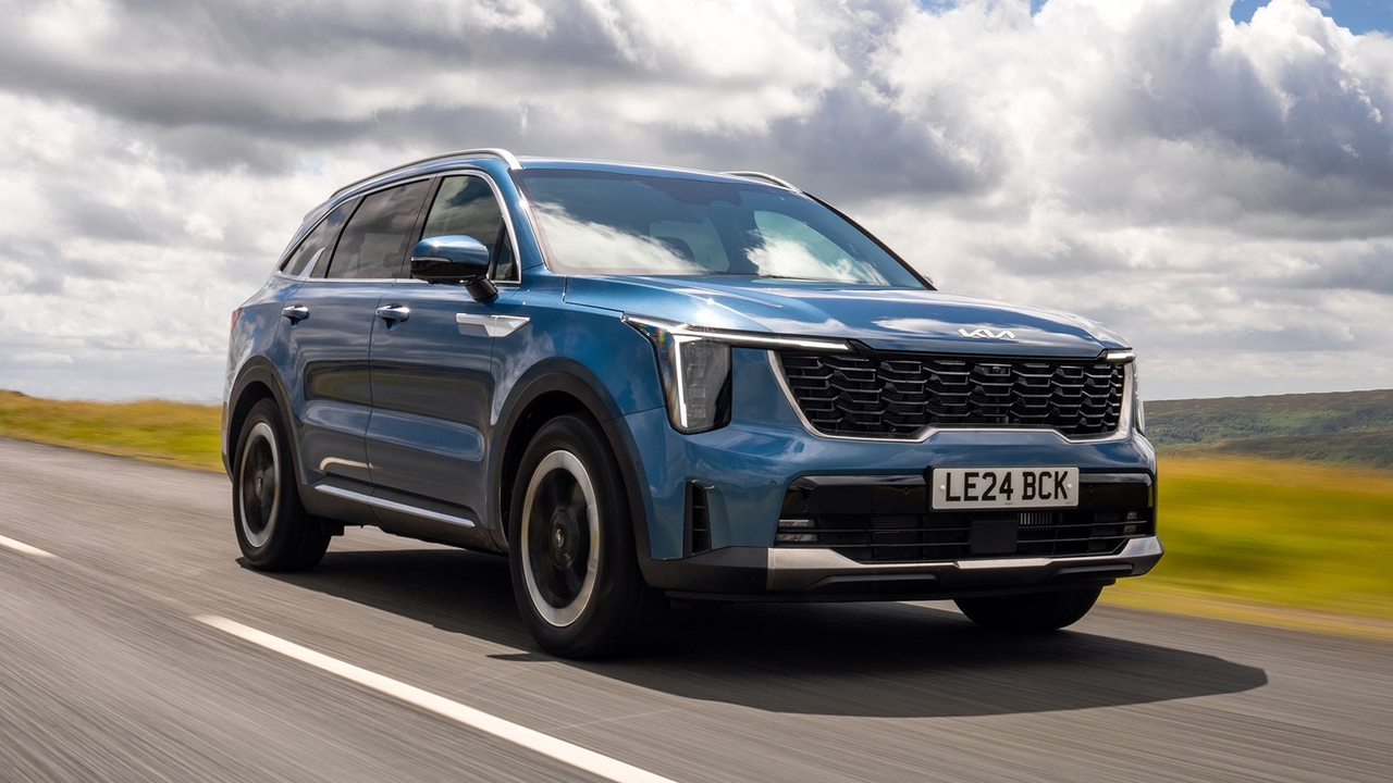 Kia Sorento in blue
