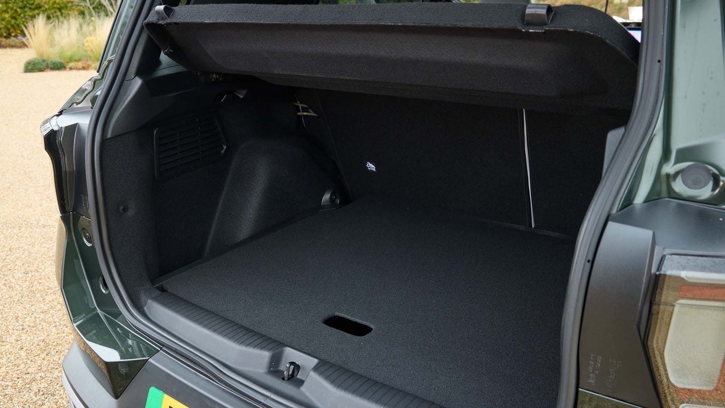 Citroen e-C3 Aircross boot