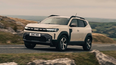 Dacia Duster driving up hill