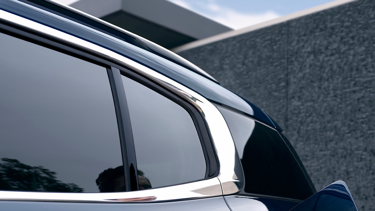 Citroen C5 Aircross review side detail