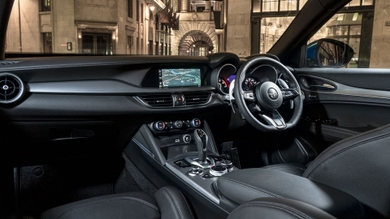 Alfa Romeo Stelvio interior