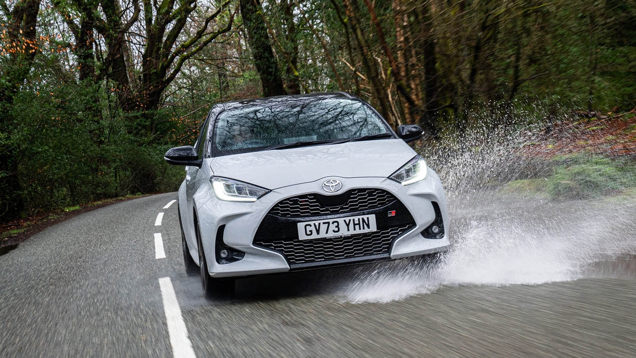 Toyota Yaris GR Sport in grey, front